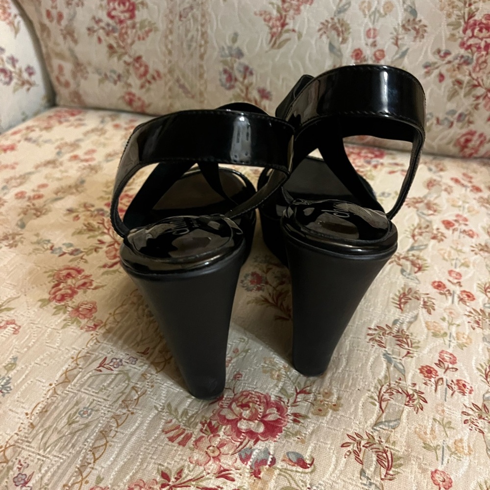Charlies David Elegant Black Wedge Platform Heels/Like New - Picture 3 of 7